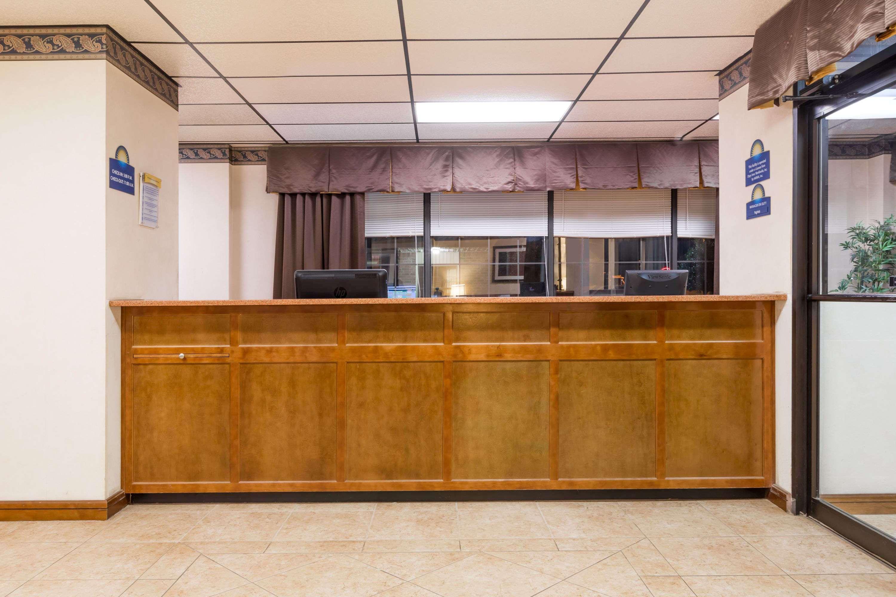 Days Inn By Wyndham Batesville Ngoại thất bức ảnh