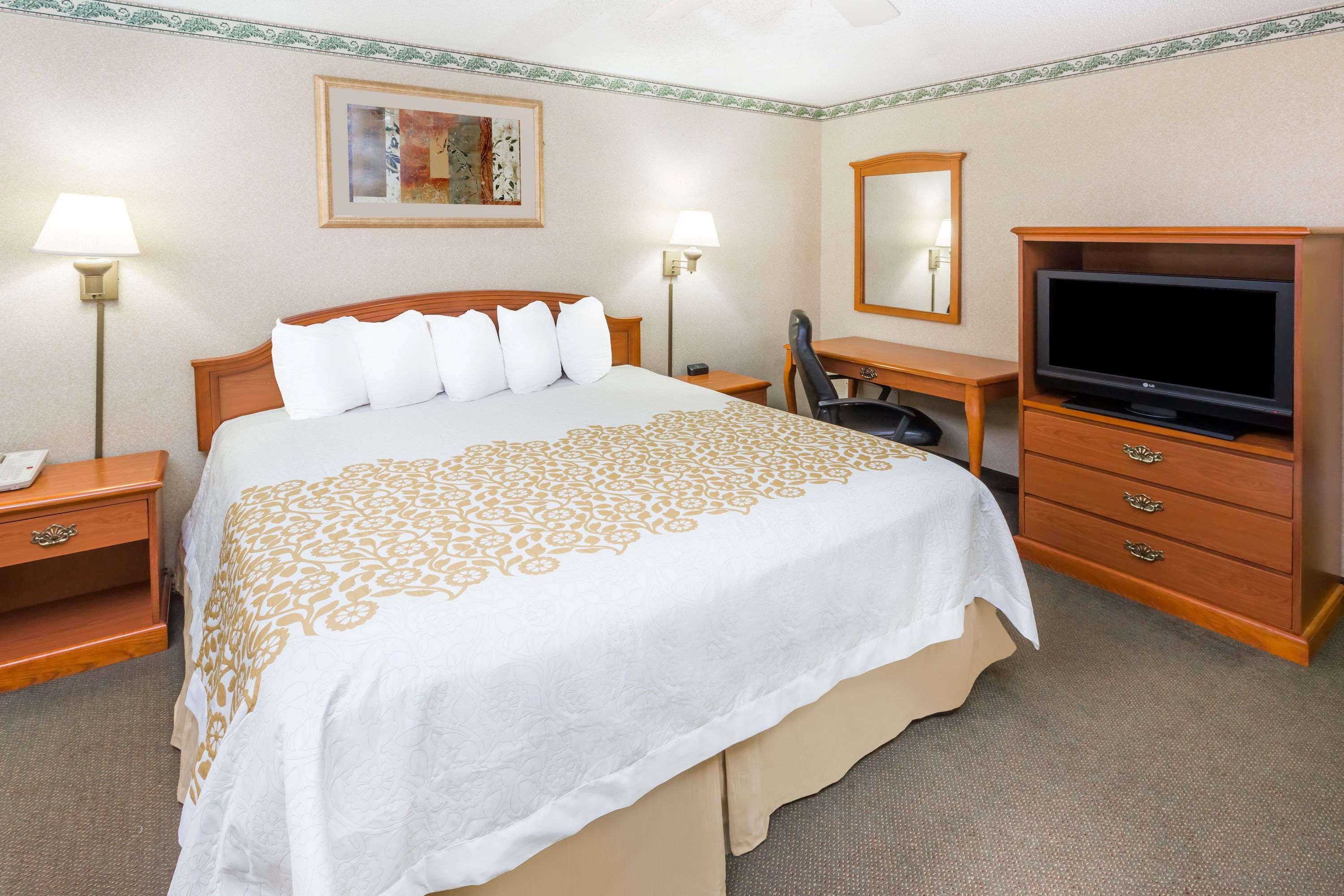Days Inn By Wyndham Batesville Ngoại thất bức ảnh