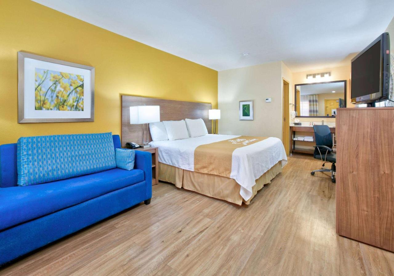 Days Inn By Wyndham Batesville Ngoại thất bức ảnh