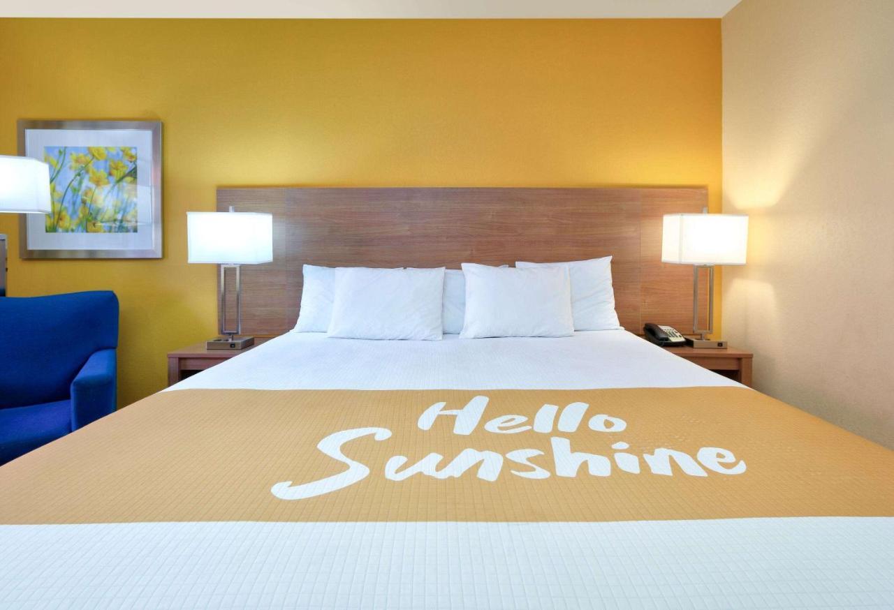Days Inn By Wyndham Batesville Ngoại thất bức ảnh