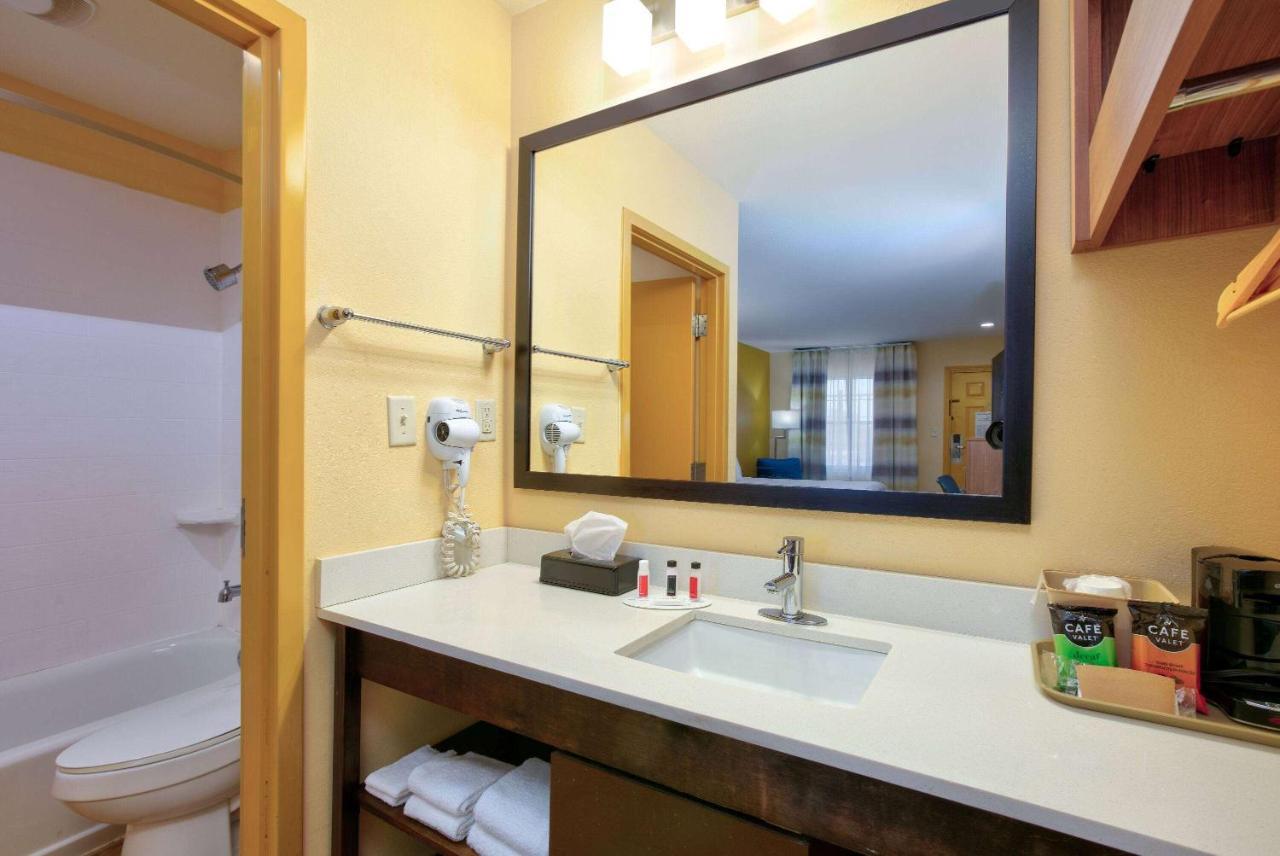 Days Inn By Wyndham Batesville Ngoại thất bức ảnh