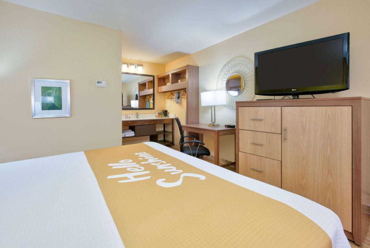 Days Inn By Wyndham Batesville Ngoại thất bức ảnh