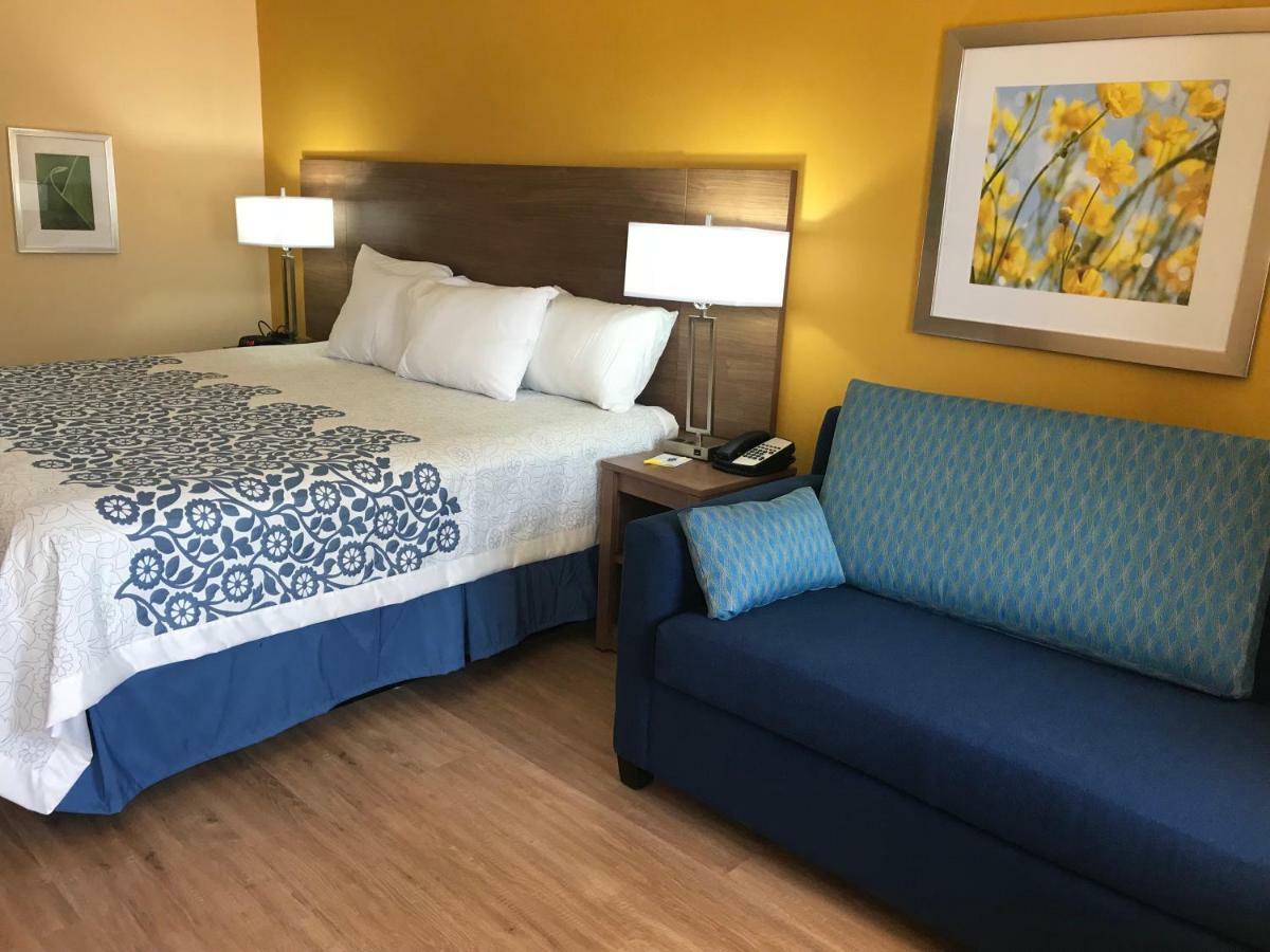 Days Inn By Wyndham Batesville Ngoại thất bức ảnh