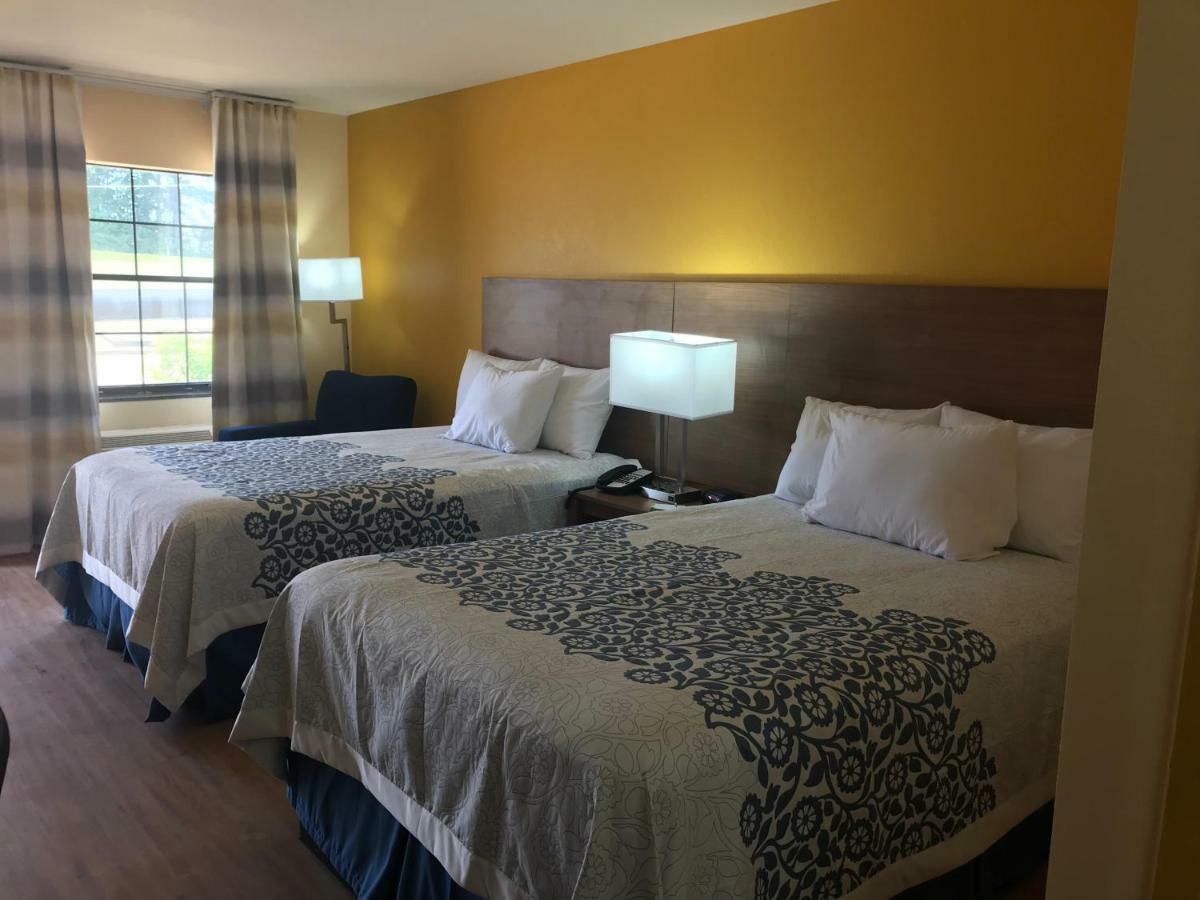 Days Inn By Wyndham Batesville Ngoại thất bức ảnh